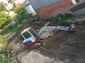 Bagger Takeuchi TB235 der Baumaschinen Neuhauser OG