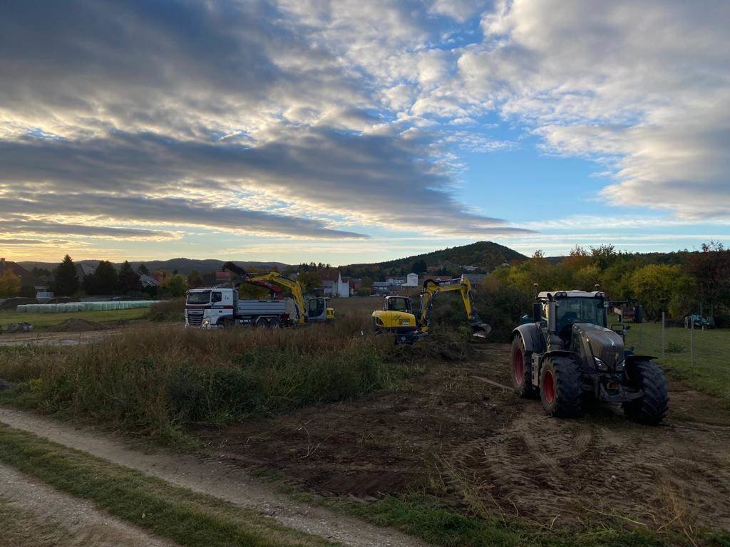 Traktor und Baumaschinen von Baumaschinen Neuhauser